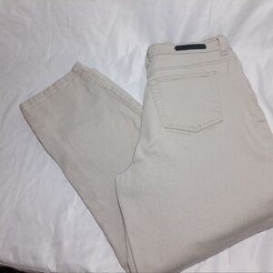 Gloria Vanderbilt Cream/Tan Denim Jeans with Red Brand Tag